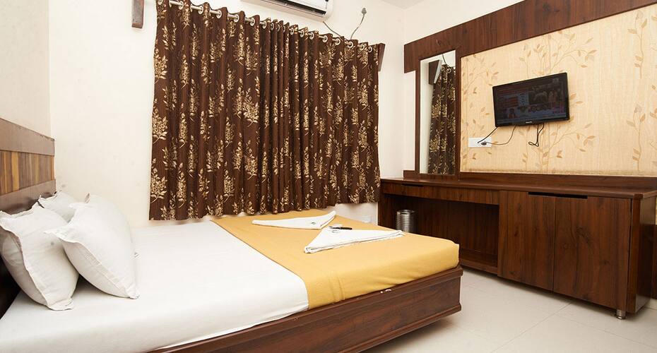 Hotel Sai Vishwakarma Palace, Shirdi 1
